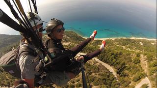 Experience paragliding sports