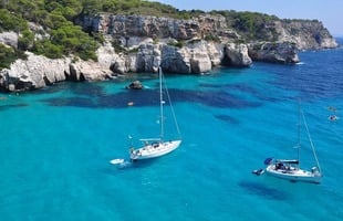 Sailing yachts & motor boats in Ionian